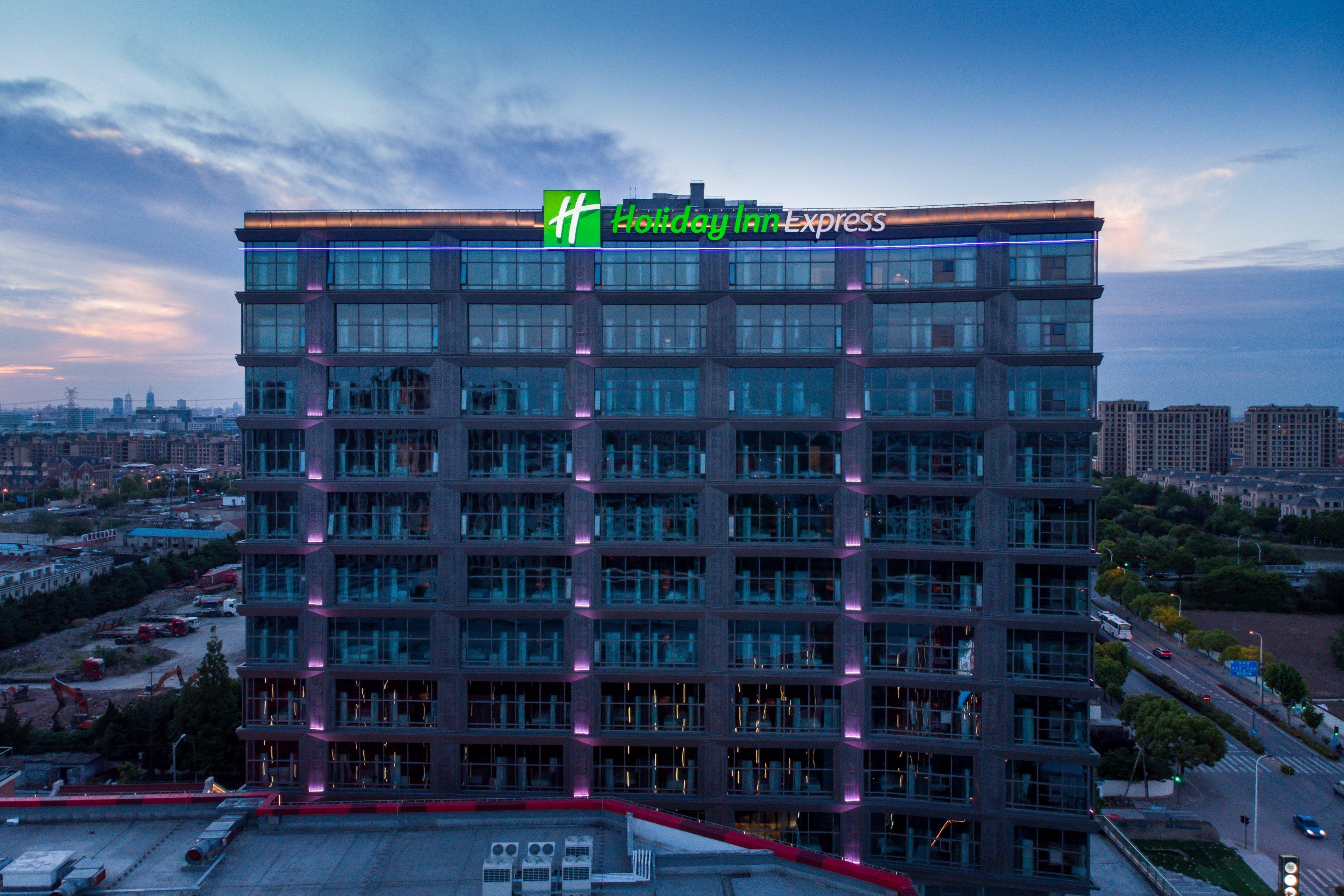 Holiday Inn Express Shanghai Tangzhen By Ihg - 20 Mins To Disney Land المظهر الخارجي الصورة